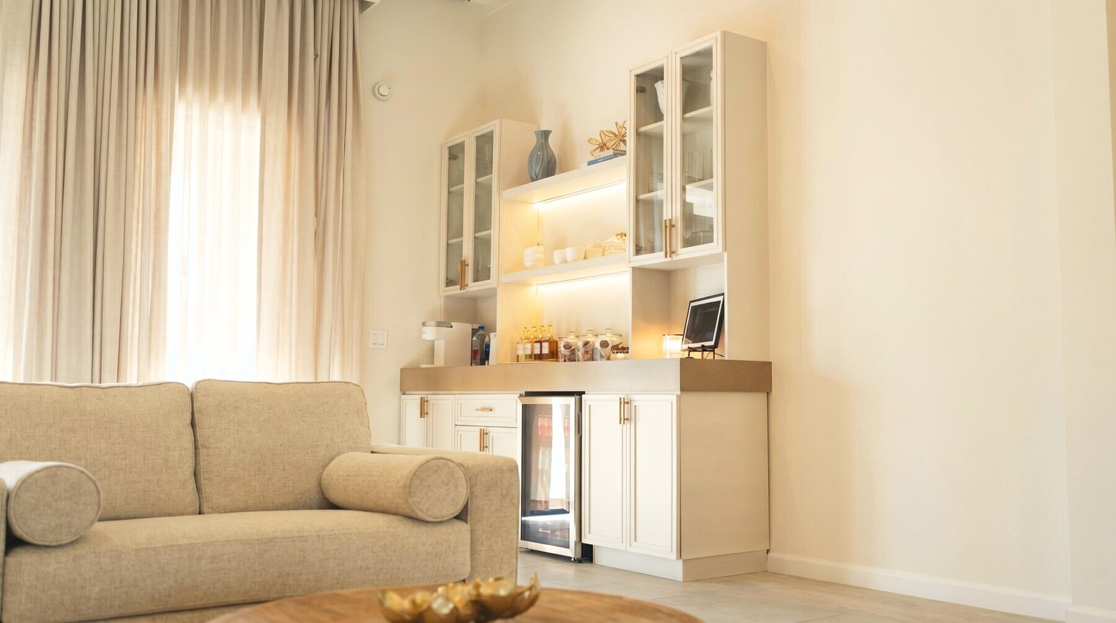 Barra de café y bebidas de Altara Bridal Suite